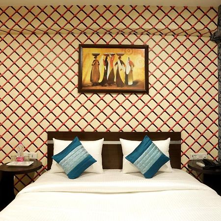Hotel Green Plaza At Airport Neu-Delhi Exterior foto