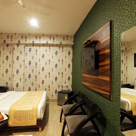 Hotel Green Plaza At Airport Neu-Delhi Exterior foto