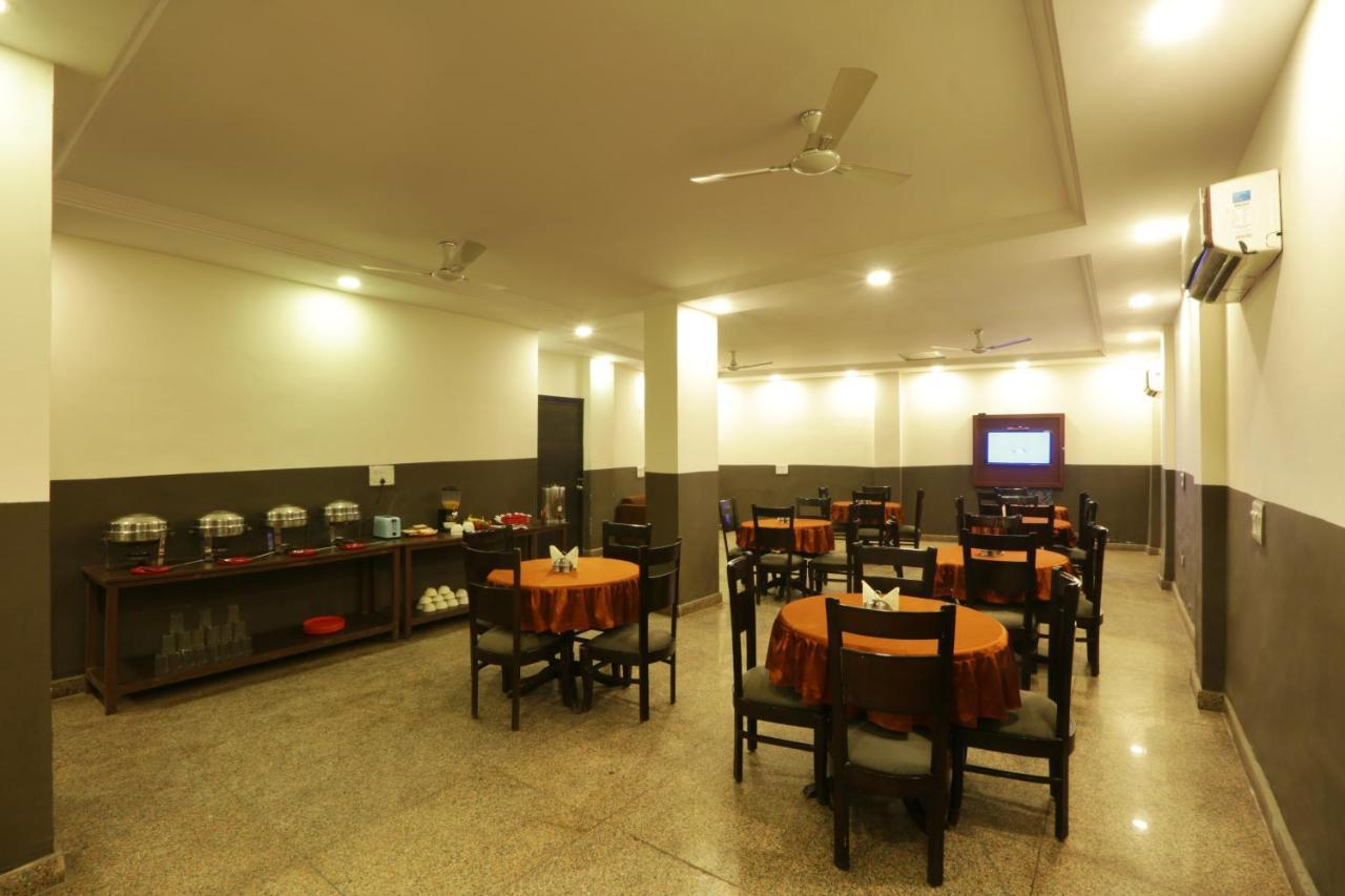 Hotel Green Plaza At Airport Neu-Delhi Exterior foto