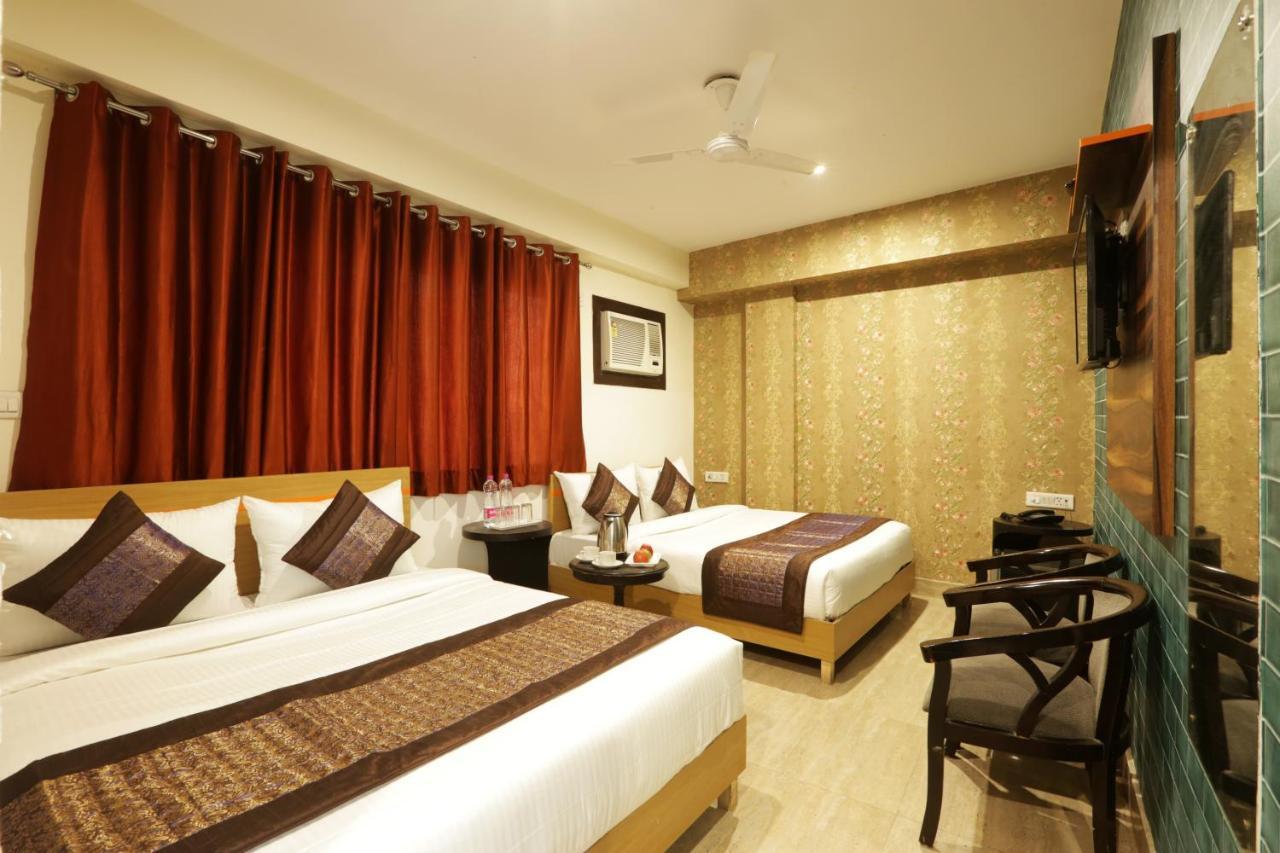 Hotel Green Plaza At Airport Neu-Delhi Exterior foto