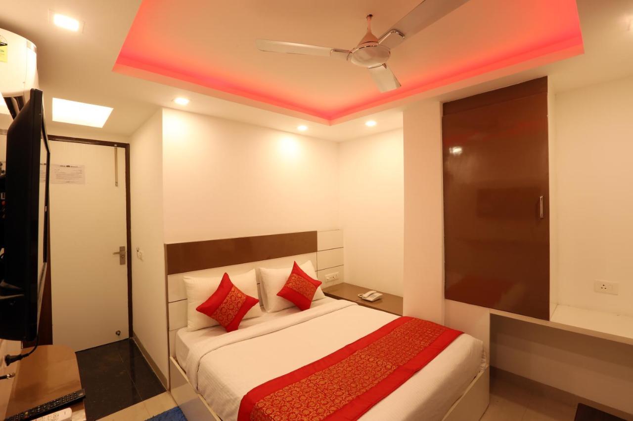 Hotel Green Plaza At Airport Neu-Delhi Exterior foto