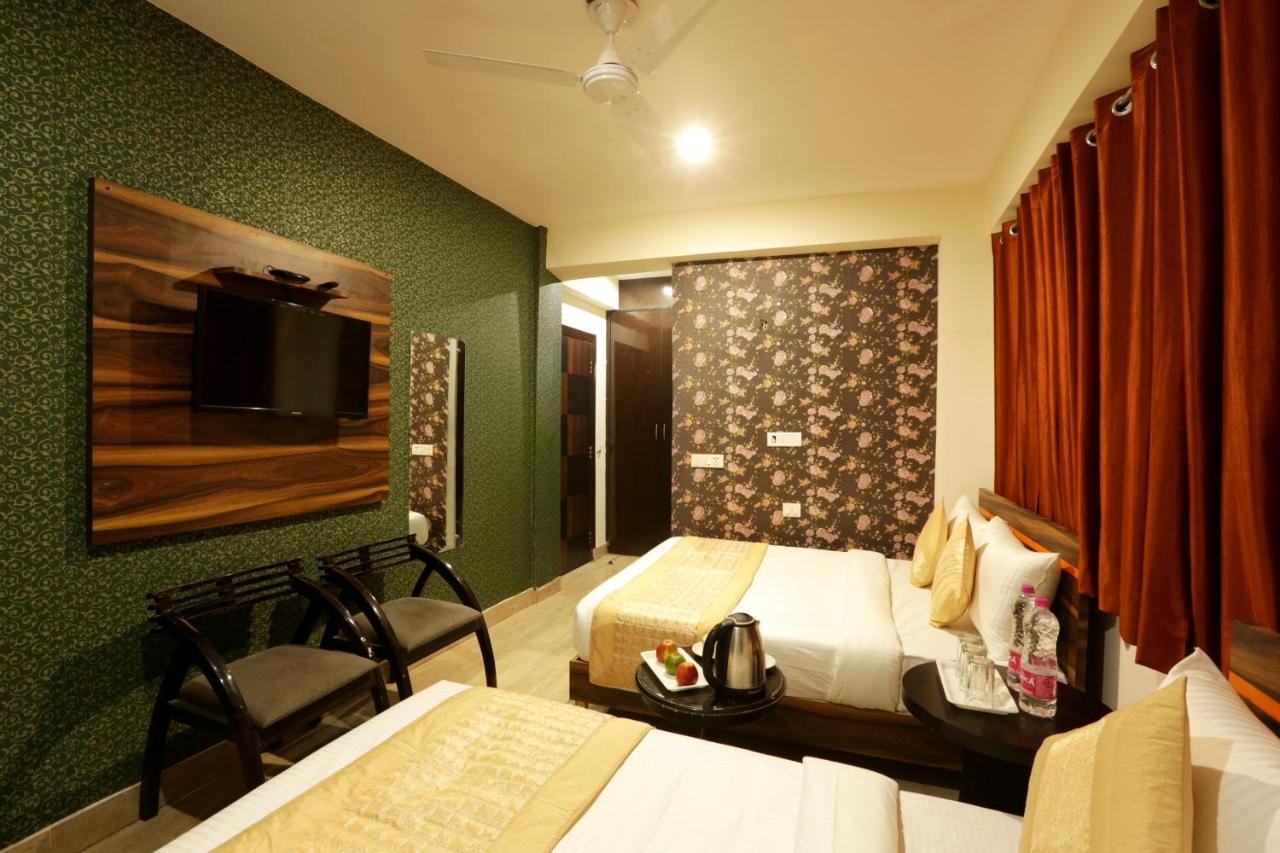 Hotel Green Plaza At Airport Neu-Delhi Exterior foto